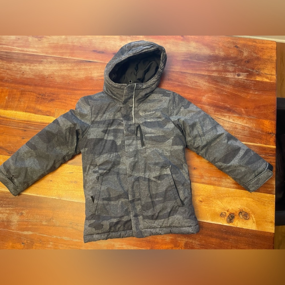Columbia Black and Gray Camo Hooded Winter Jacket size extra small.